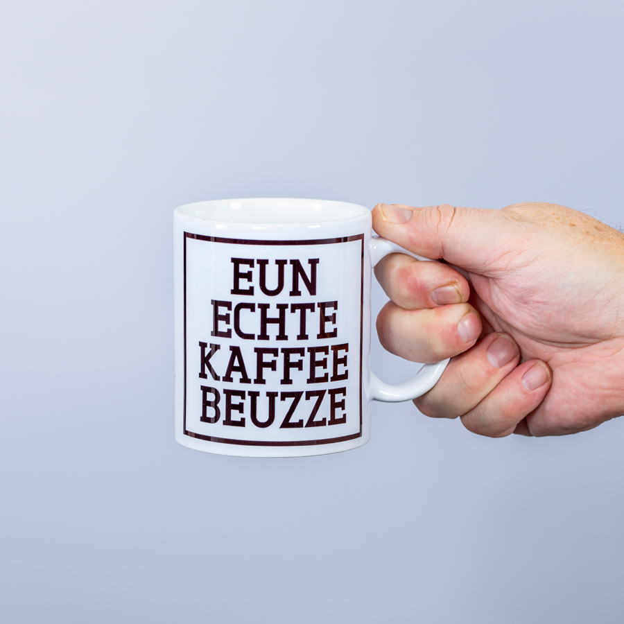 MERCHTEMSE DIALECT TAS eun echte kaffeebeuzze (een zware koffiegebruiker)