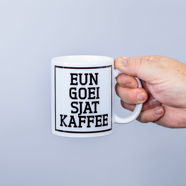 MERCHTEMSE DIALECT TAS eun goei sjat kaffee (een lekkere tas koffie)